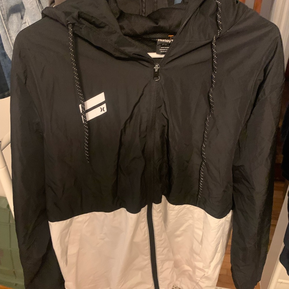 Hurley Men's Black and White Windbreaker